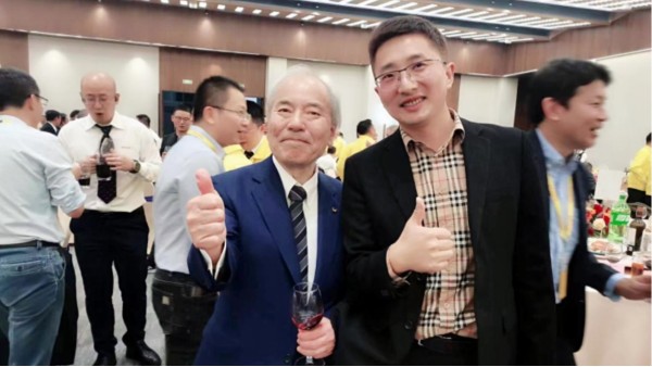 安徽斯塔克機器人受邀參加上海發(fā)那科智能工廠(chǎng)開(kāi)業(yè)慶典 合影1