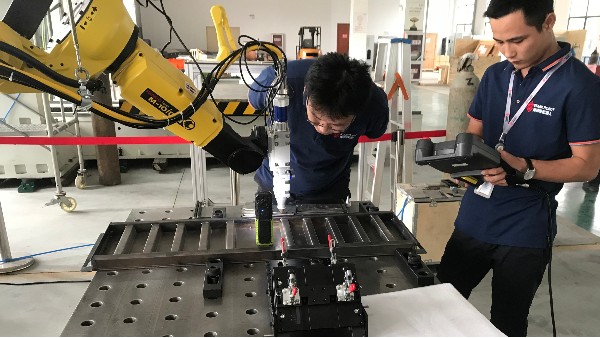 斯塔克機器人激光焊接